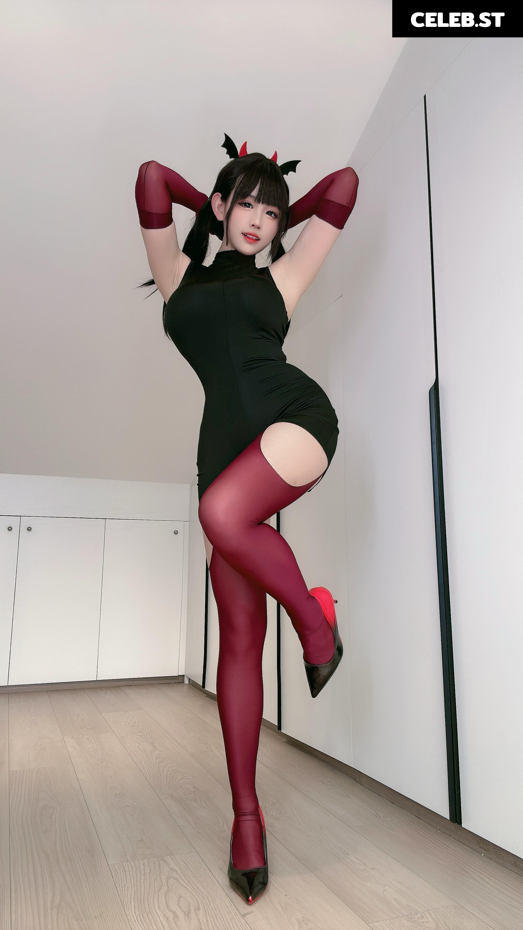 mikomikoww or Miko Image 20284005