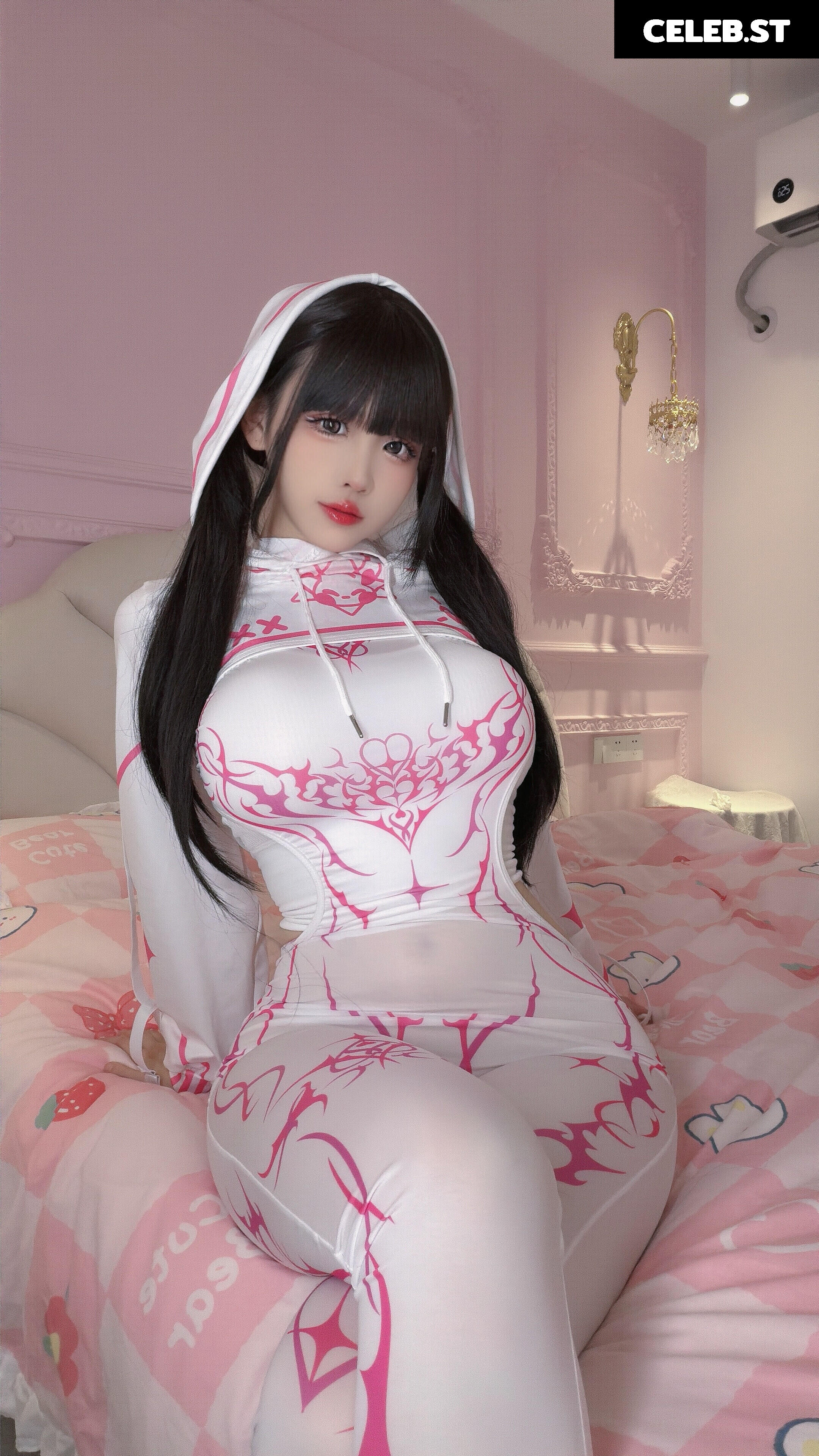 mikomikoww or Miko Image 20284262