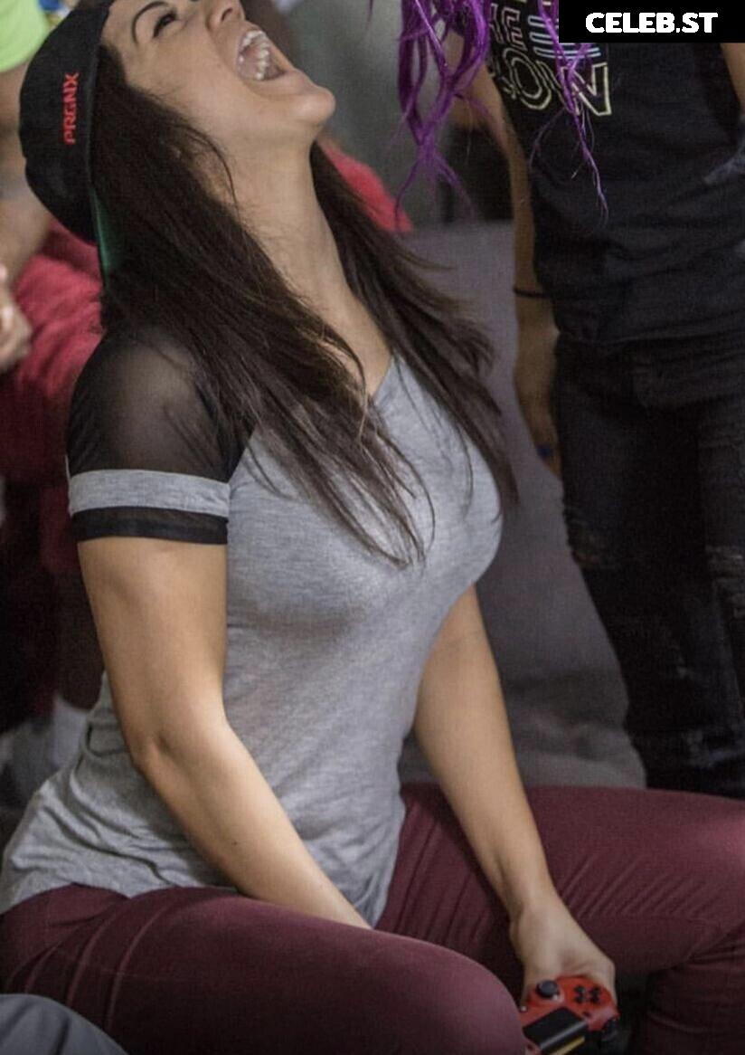 WWE Bayley / Davina Rose / Pamela Rose Martinez Image 20158362