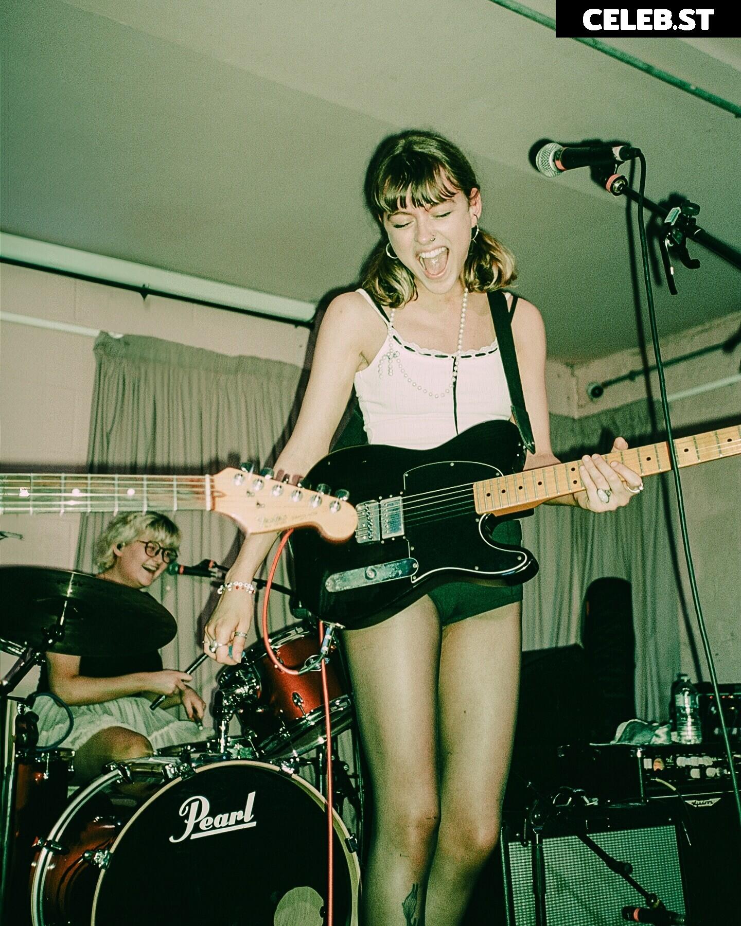 Chloe Slater - Indie Musician Image 20156085