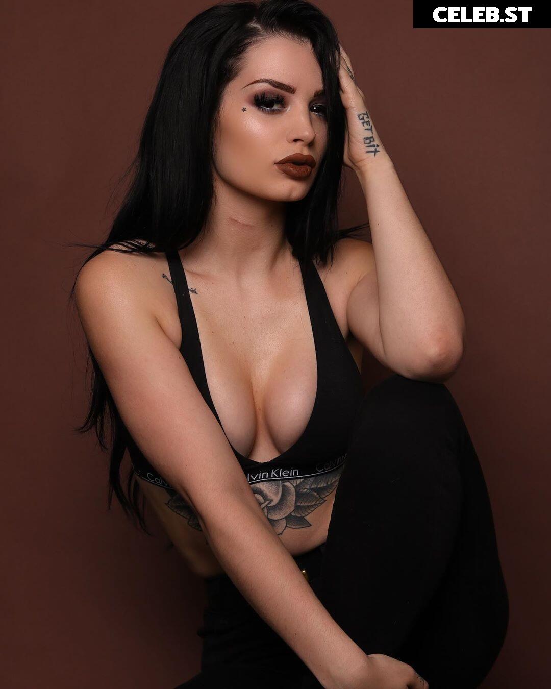 WWE's Paige / Saraya Bevis Image 20151014