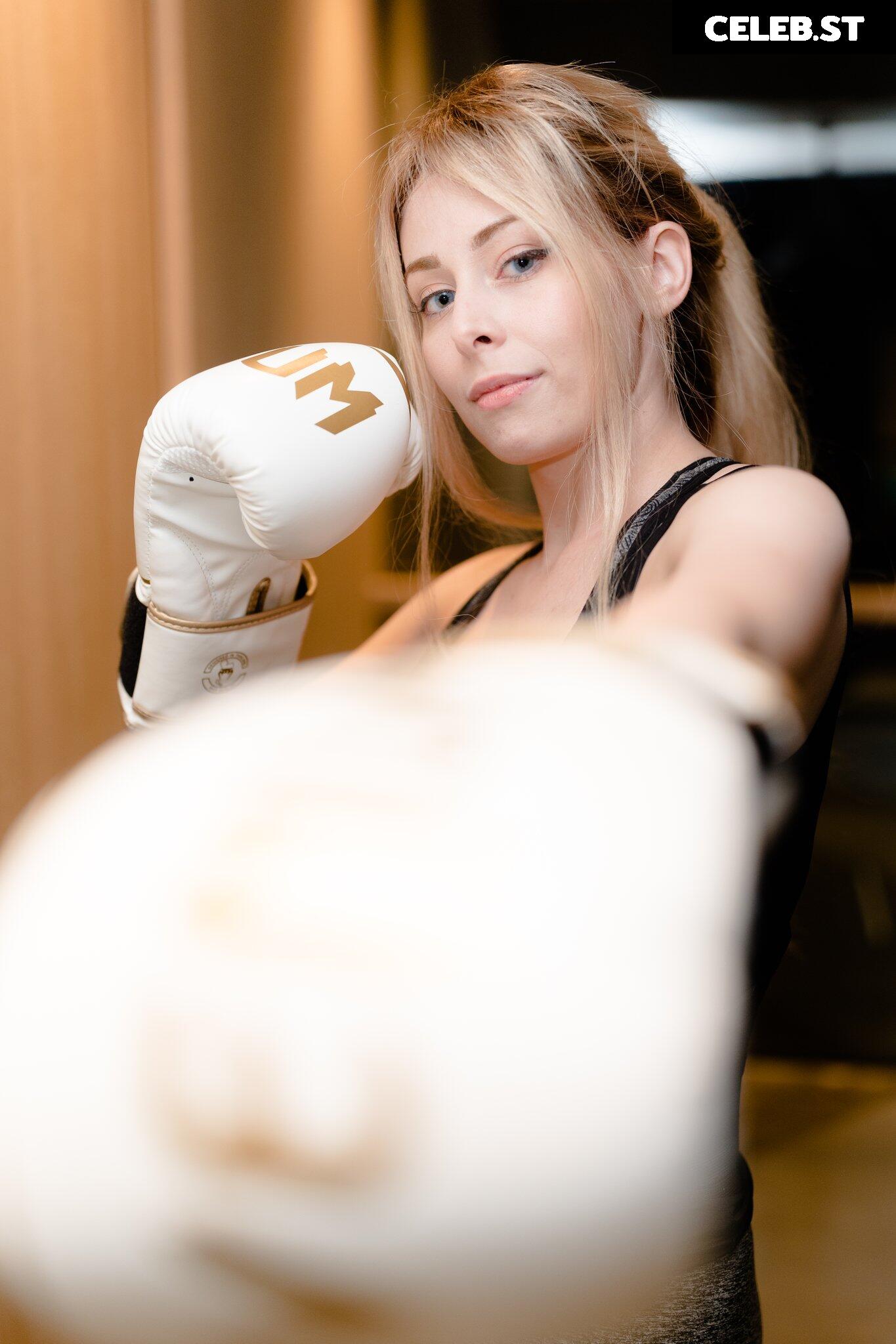 Yuriko Tiger Image 20153014