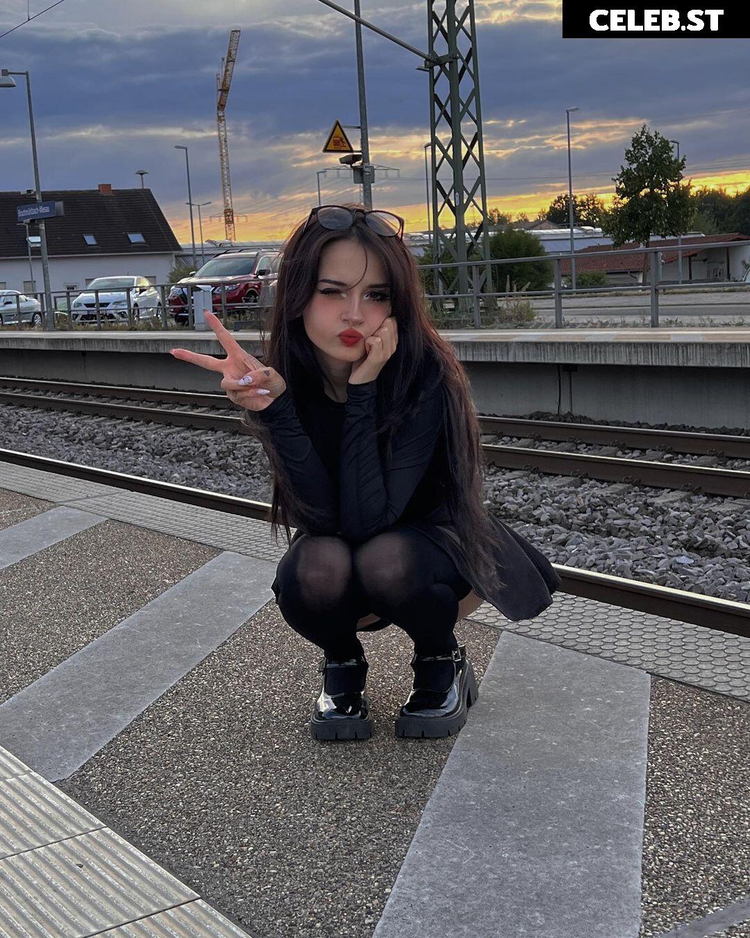 Cata Leyah / cata.leyah / cataleyah_ / leyahcata Image 20167371