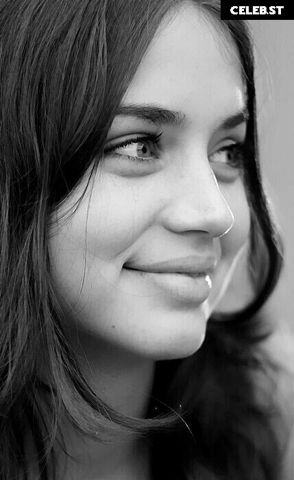 Ana De Armas Image 2016387