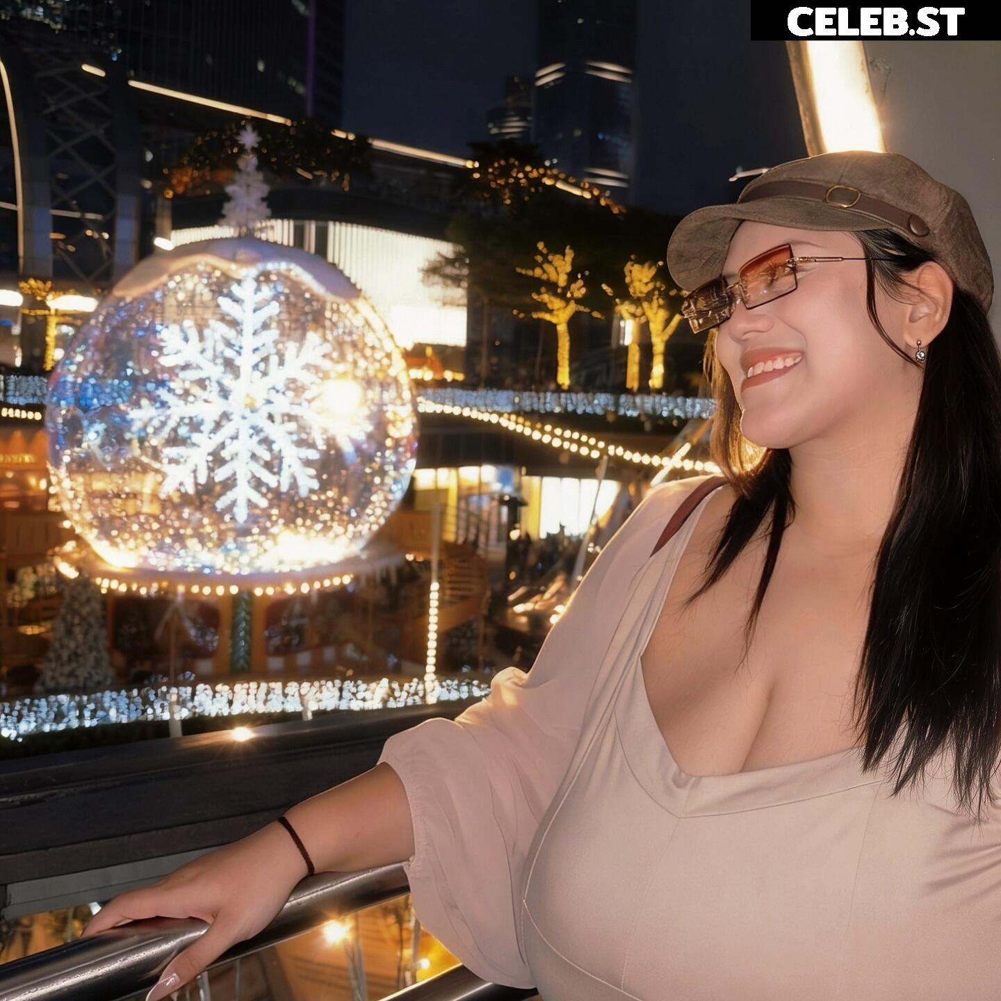 fhong_fionax / Chayada Dulyasatien (Busty Thai Model) Image 20177142