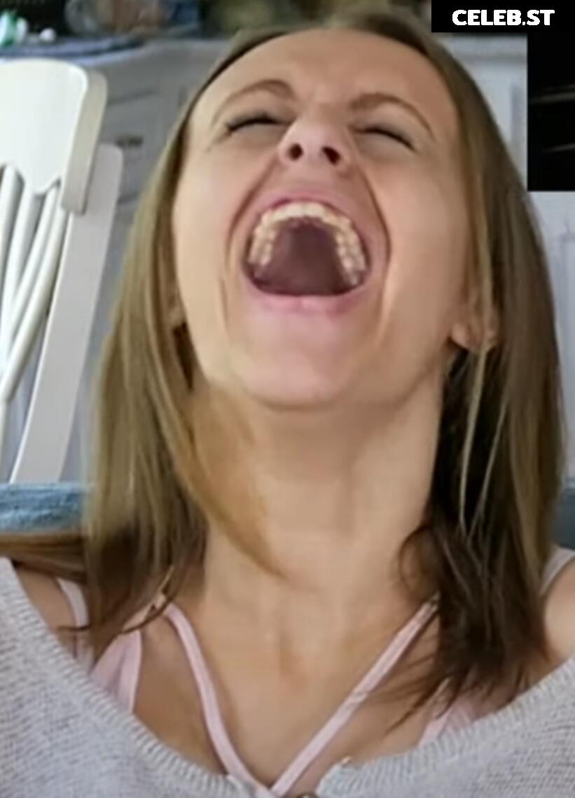 Lia Reacts / Lia_Fiore Image 20179966