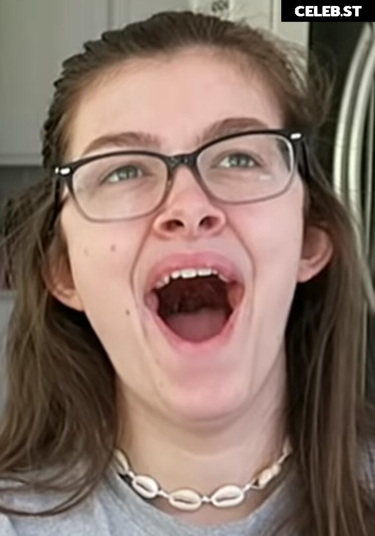Lia Reacts / Lia_Fiore Image 20179953