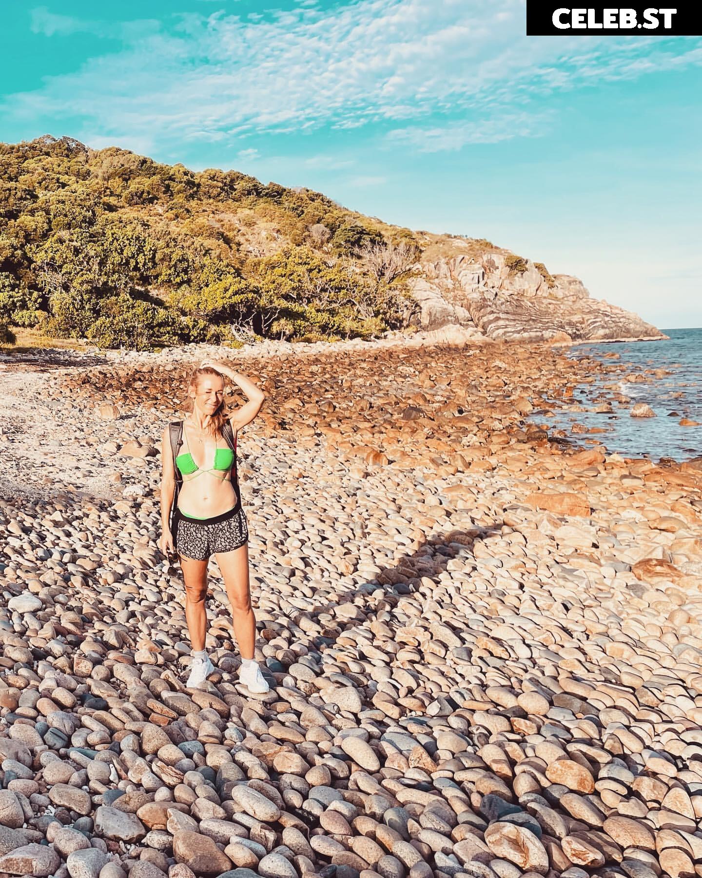 Annemarie Carpendale Image 2014300