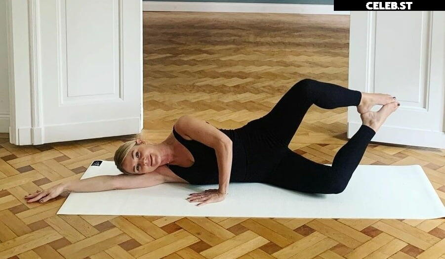 Alina Merkau Image 2011895