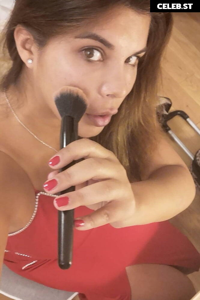 Indira Weis Image 2011673