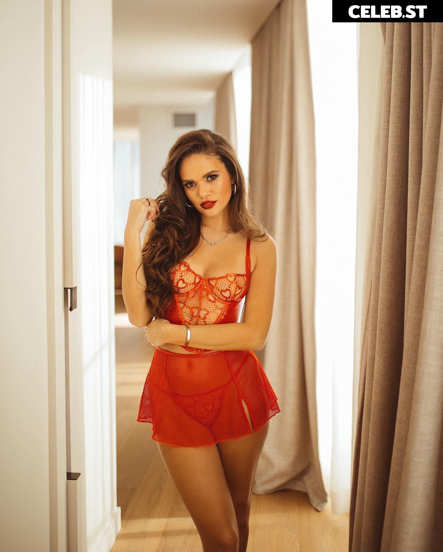 Madison Pettis Image 2011199