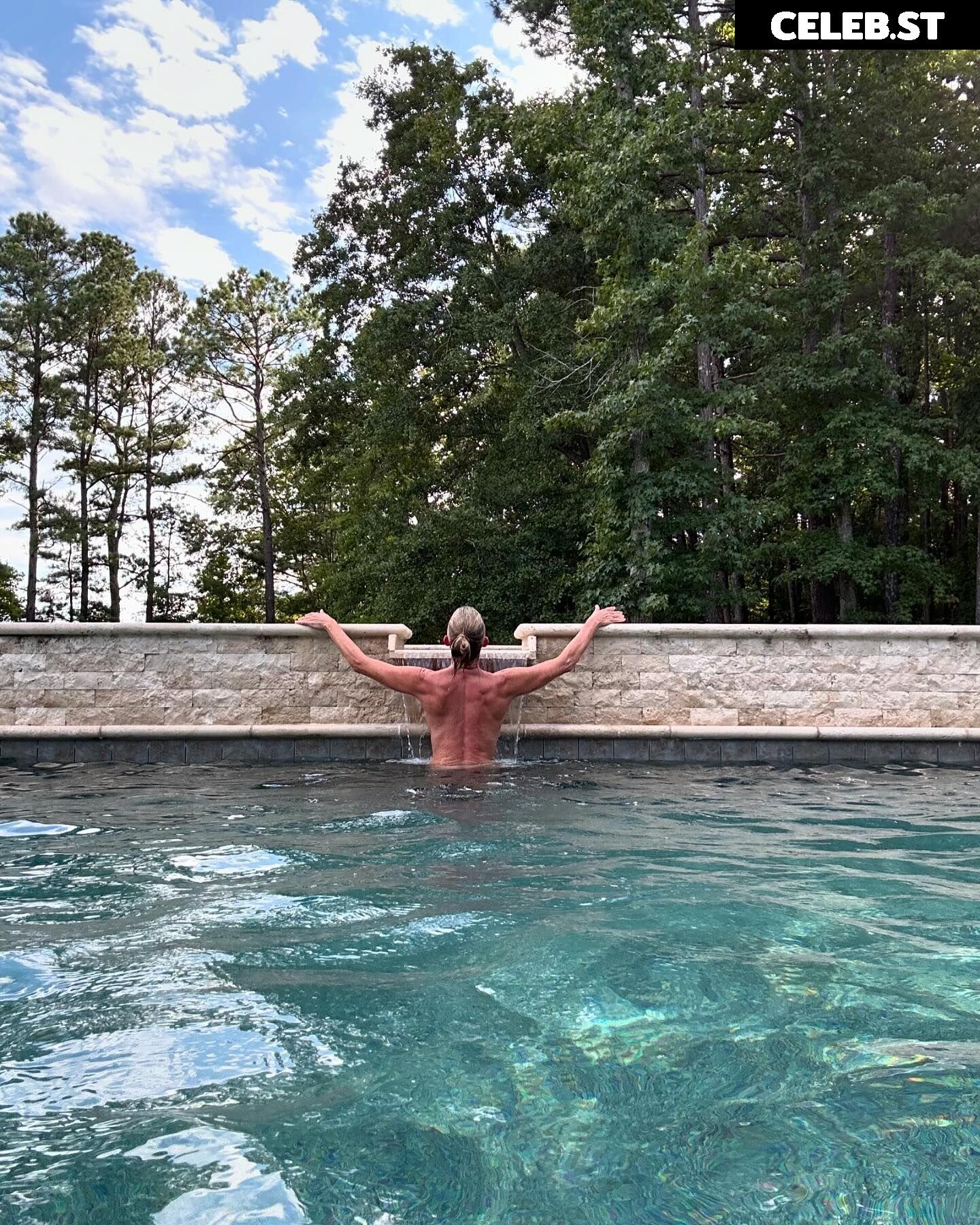 Tricia Helfer Image 2011127