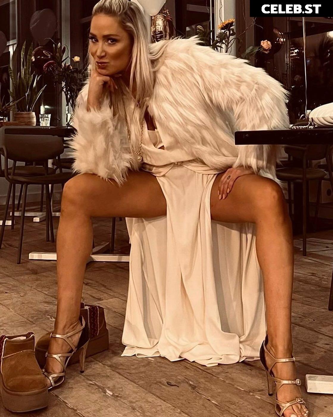 Janine Kunze Image 2012430