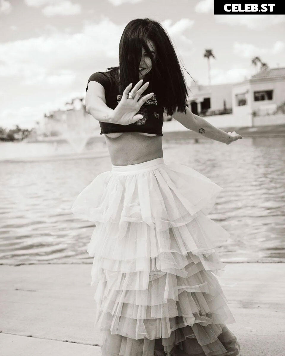 Jessica Szohr Image 2012393