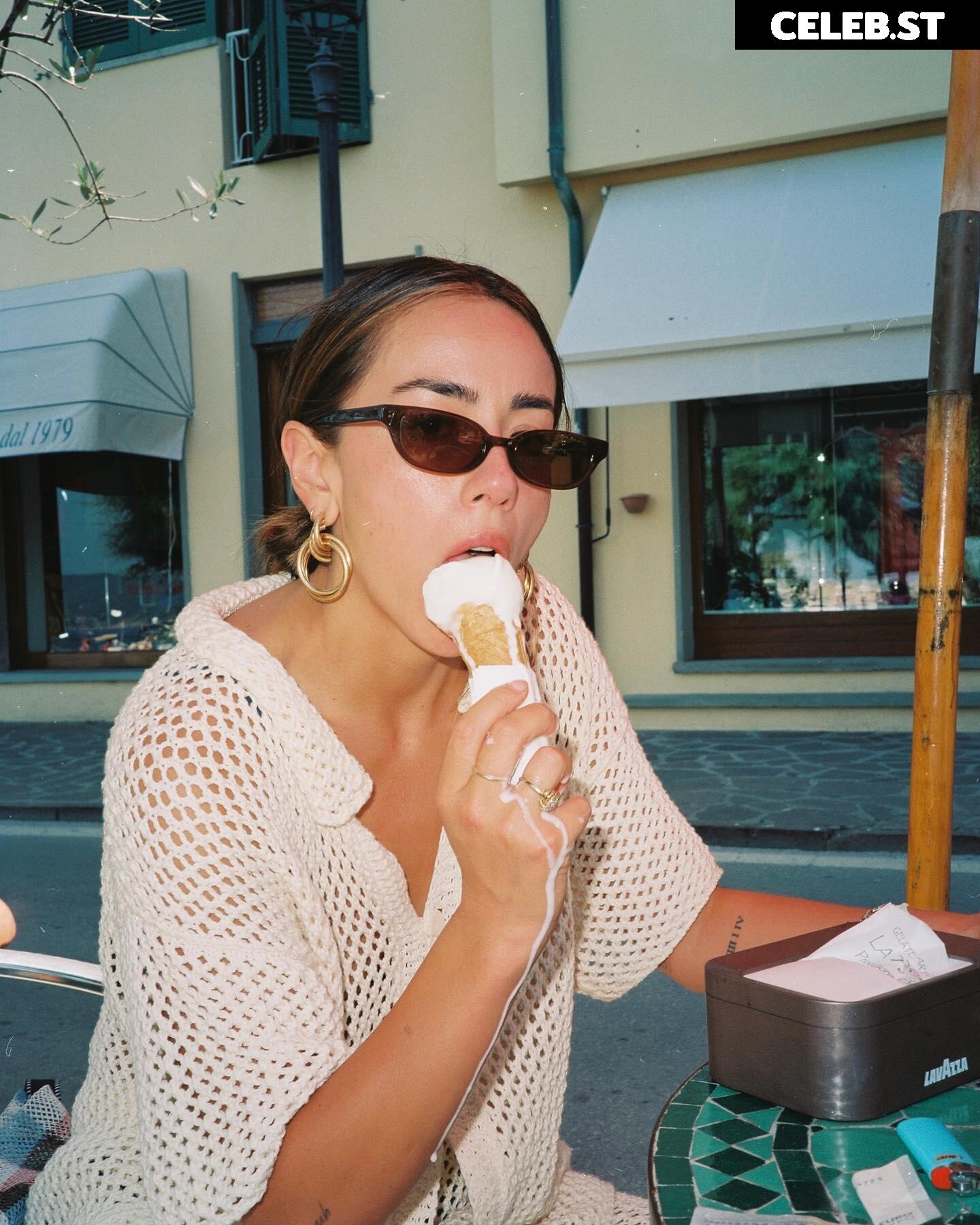 Chloe Bennet Image 2012368