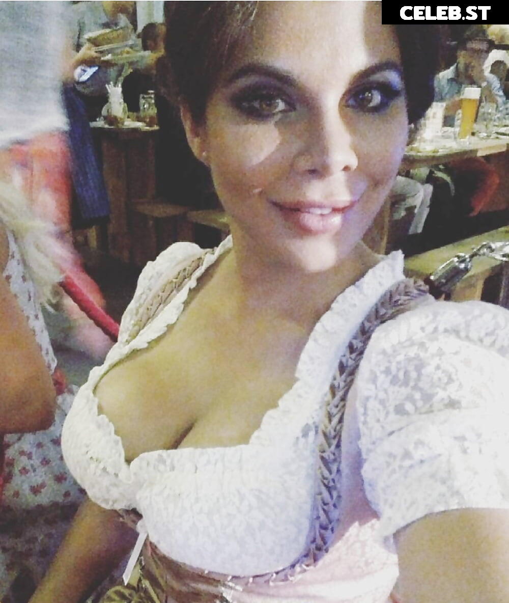 Indira Weis Image 2010827
