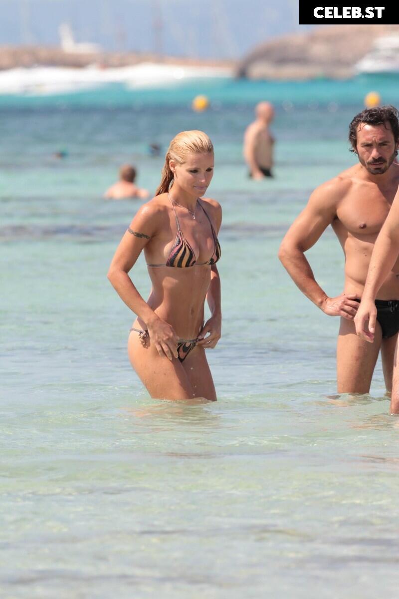 Michelle Hunziker Image 2010197
