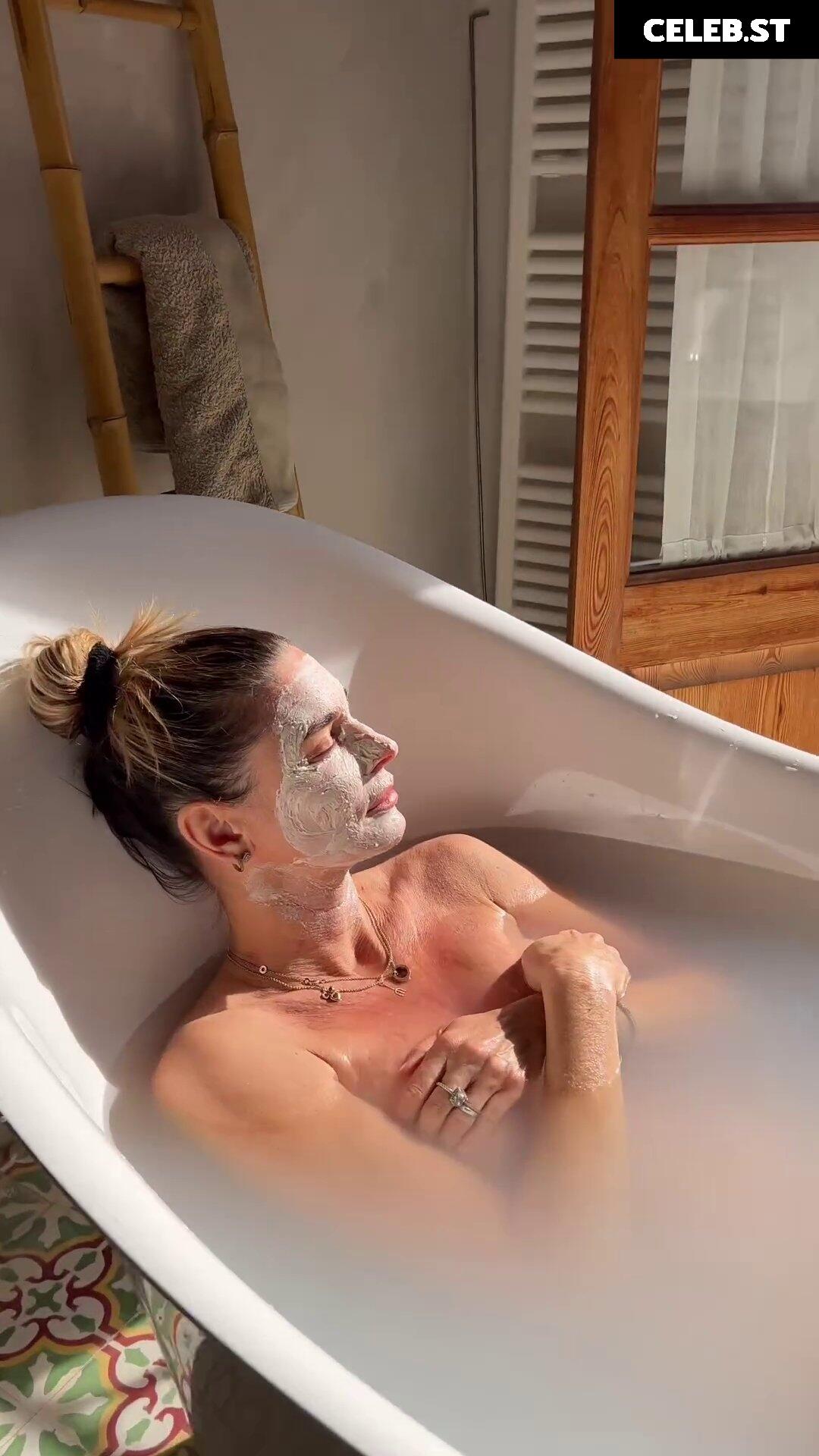 Claudelle Deckert Image 2010187