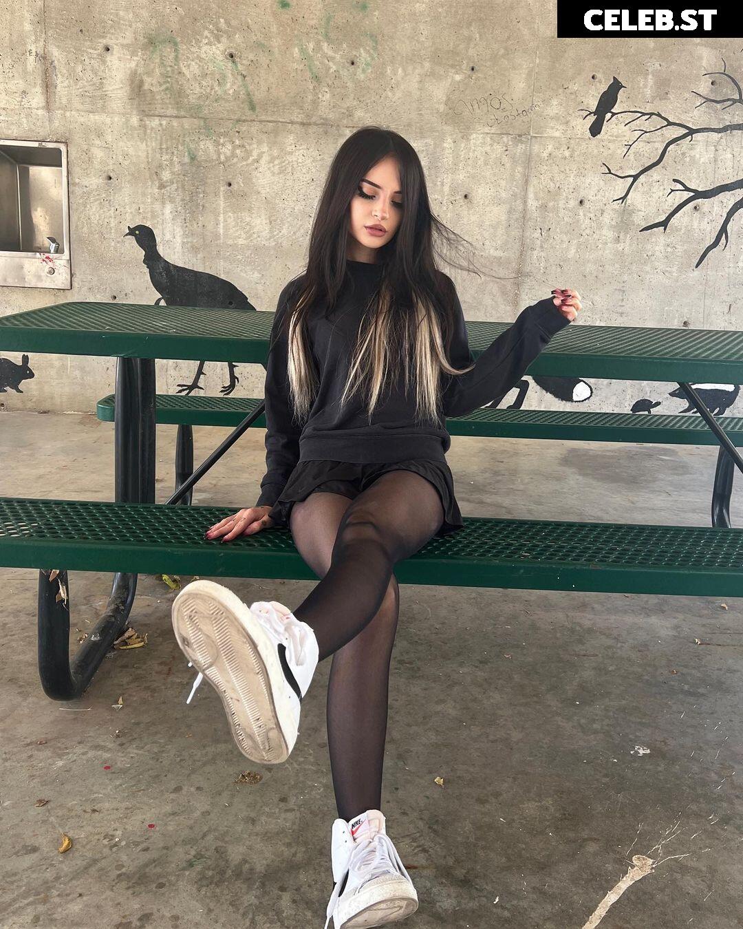 Cata Leyah / cata.leyah / cataleyah_ / leyahcata Image 20193535