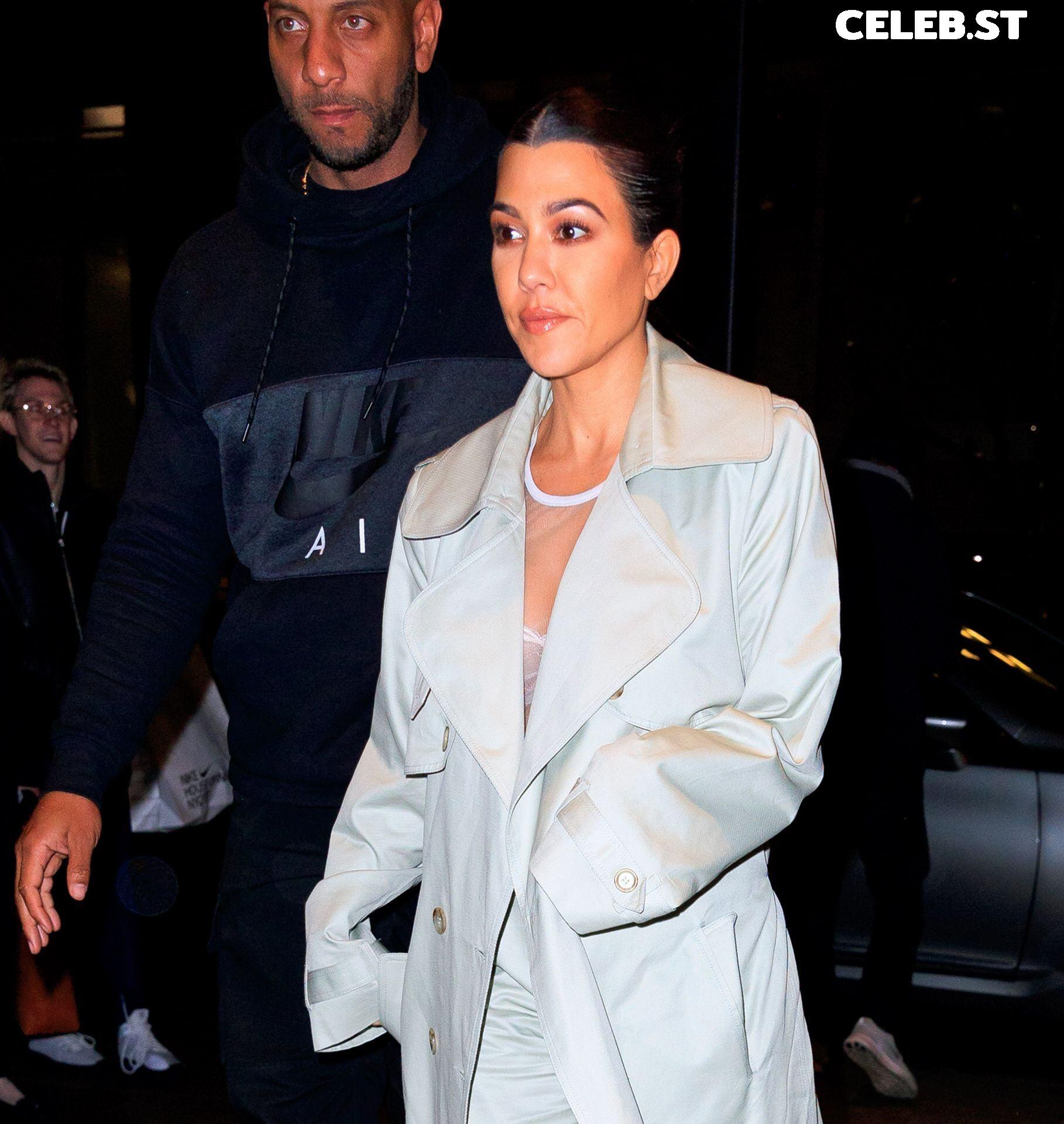 Kourtney Kardashian Image 2018259