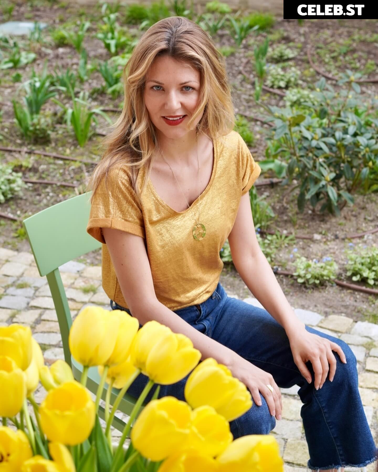 Ella Endlich Image 2005168
