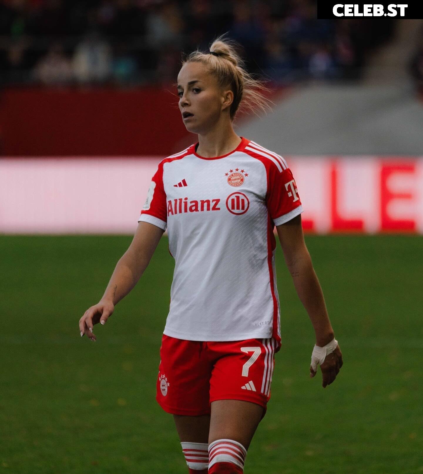 Giulia Gwinn Image 2007864