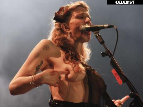 Courtney Love Image 2007376