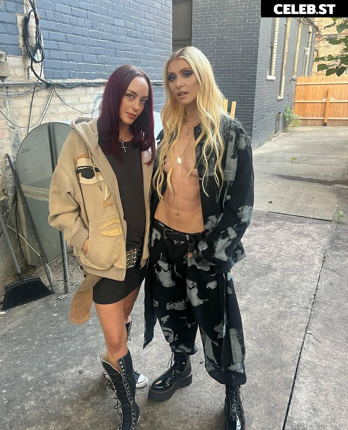 Taylor Momsen Image 2004235