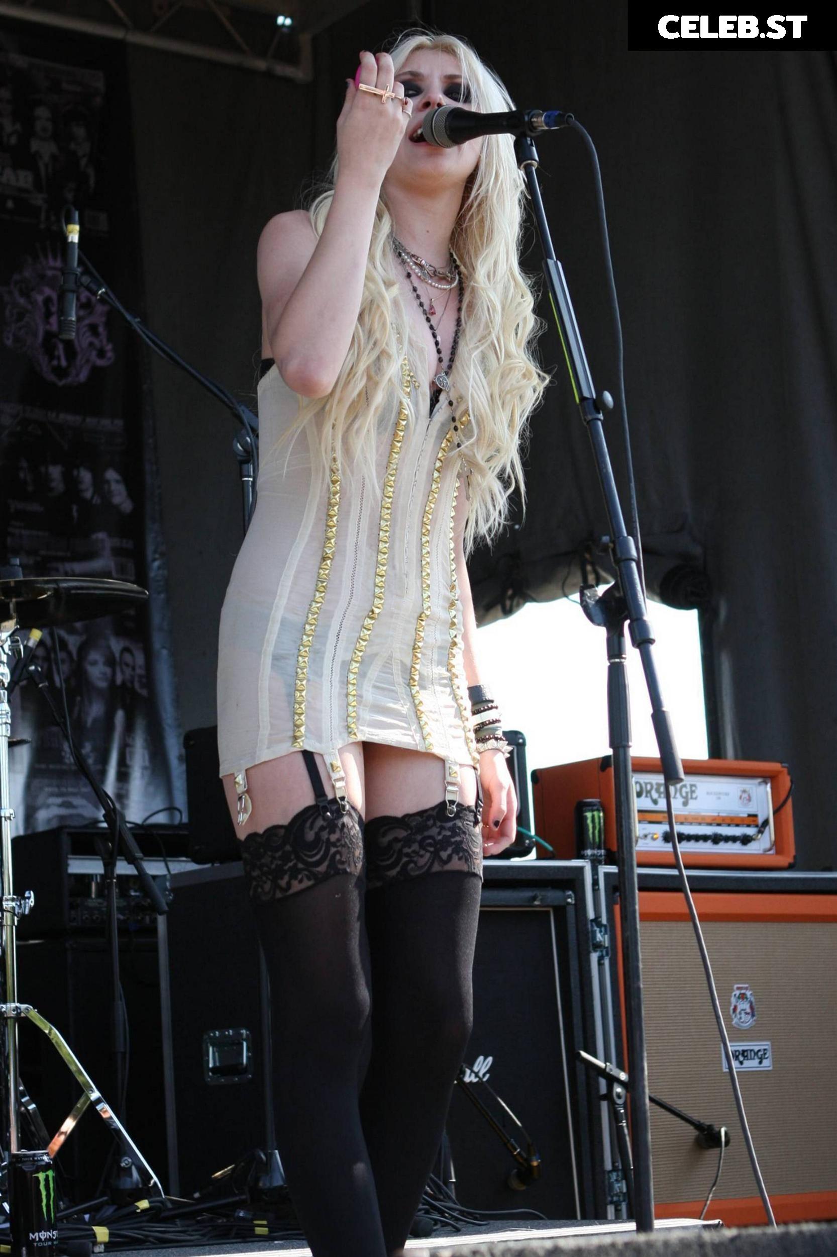 Taylor Momsen Image 2001526