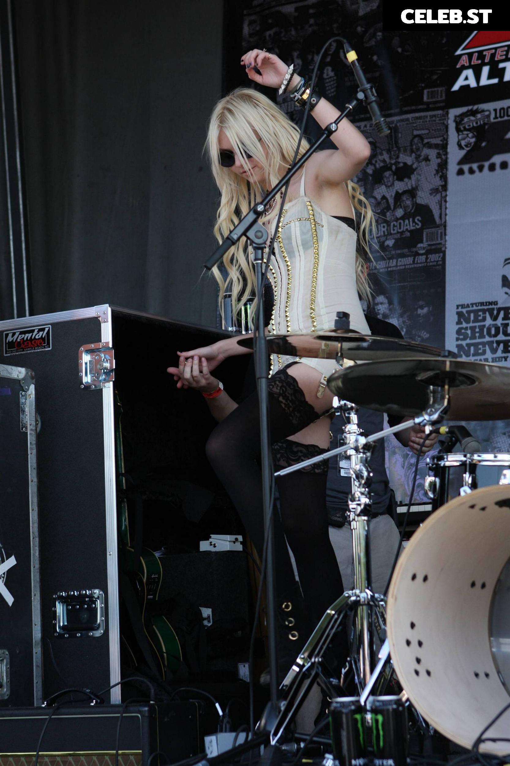 Taylor Momsen Image 2001146