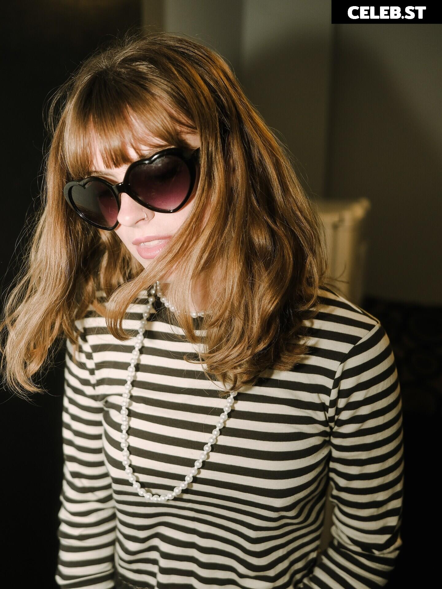 Chloe Slater - Indie Musician Image 20011643