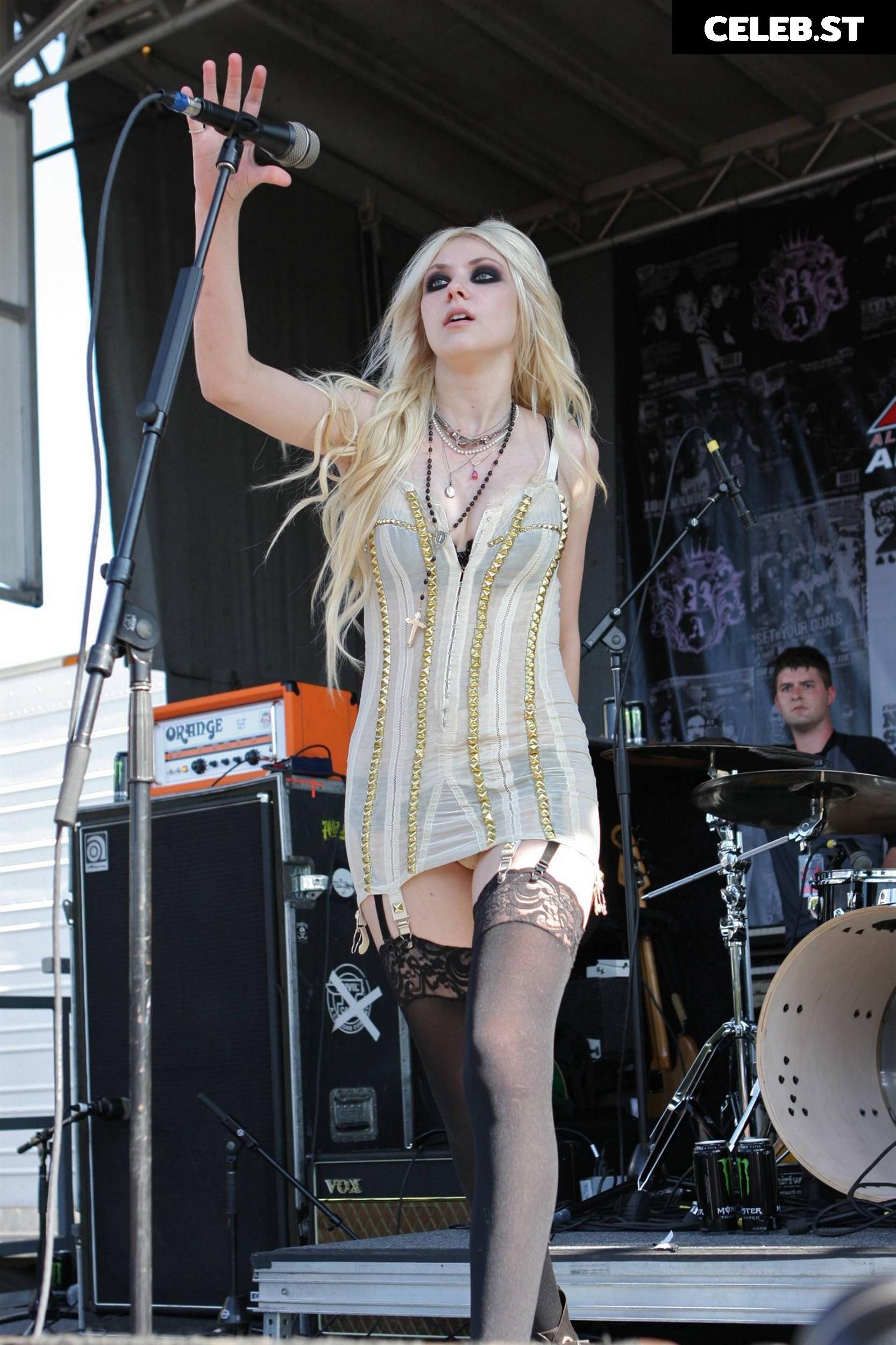 Taylor Momsen Image 2001357