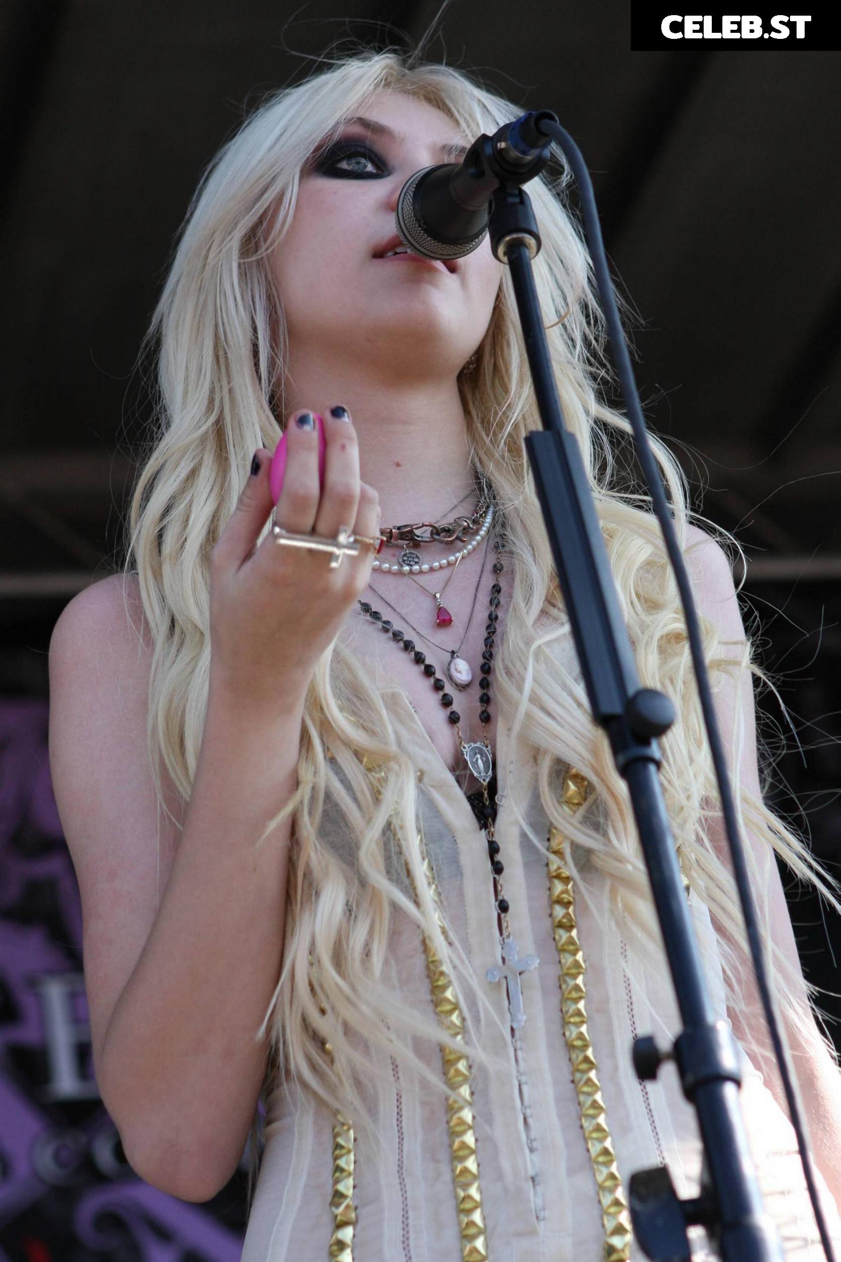 Taylor Momsen Image 2001282