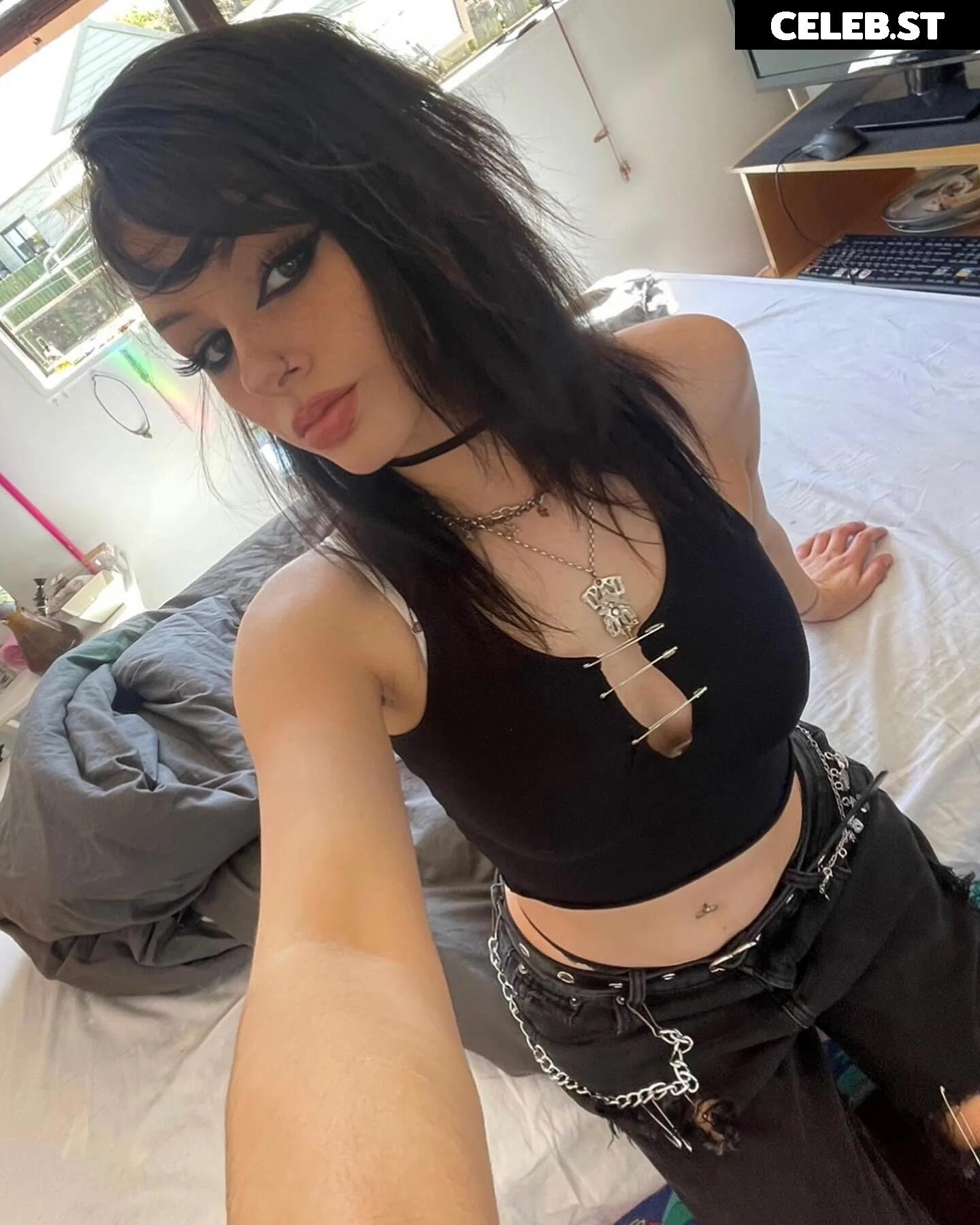 lavenderhayz aka harleysbathwater aka hazel_nuts666 Image 20012216