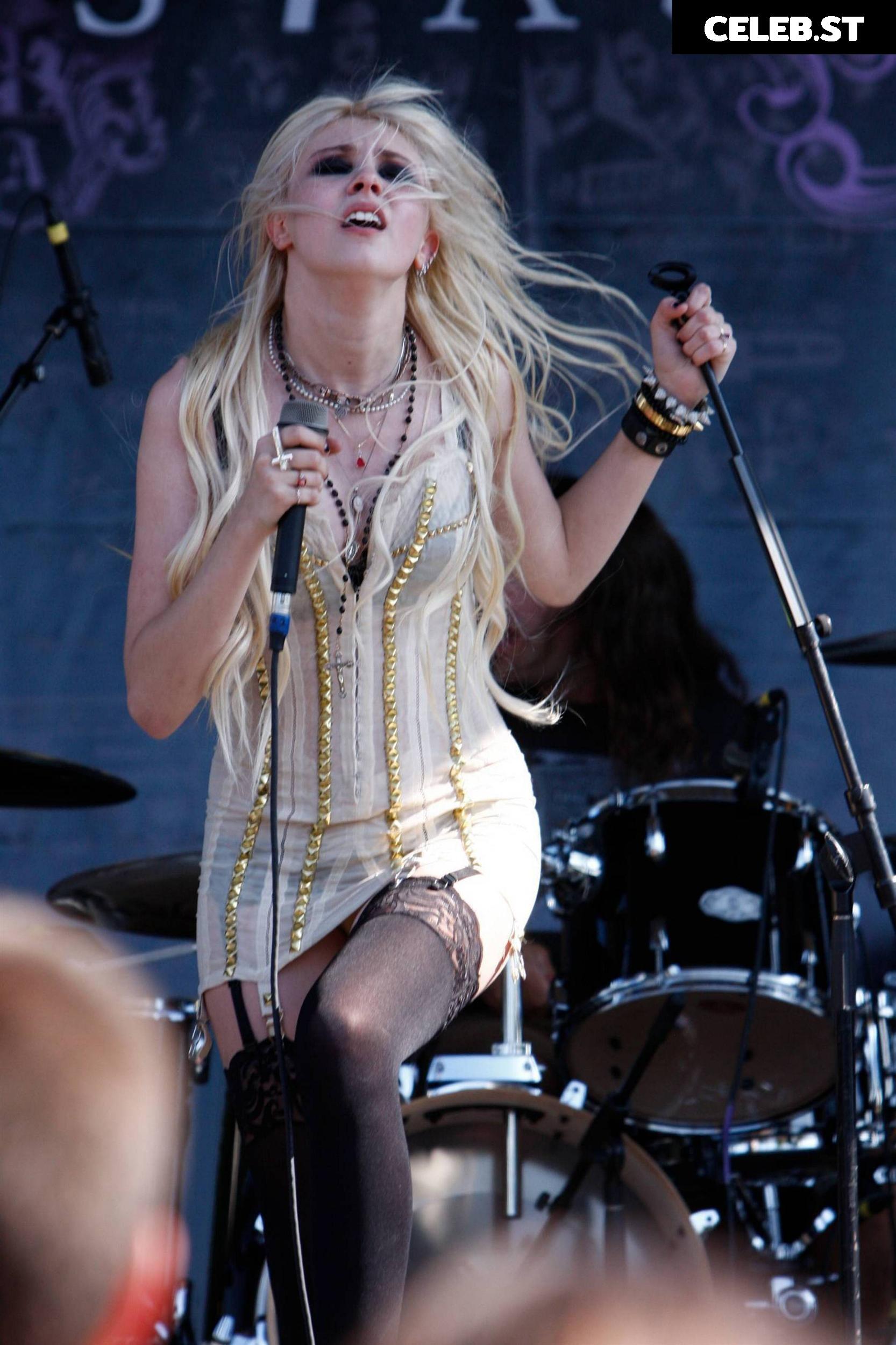 Taylor Momsen Image 2002632