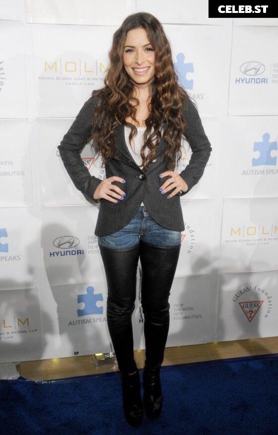 Sarah Shahi Image 2002009