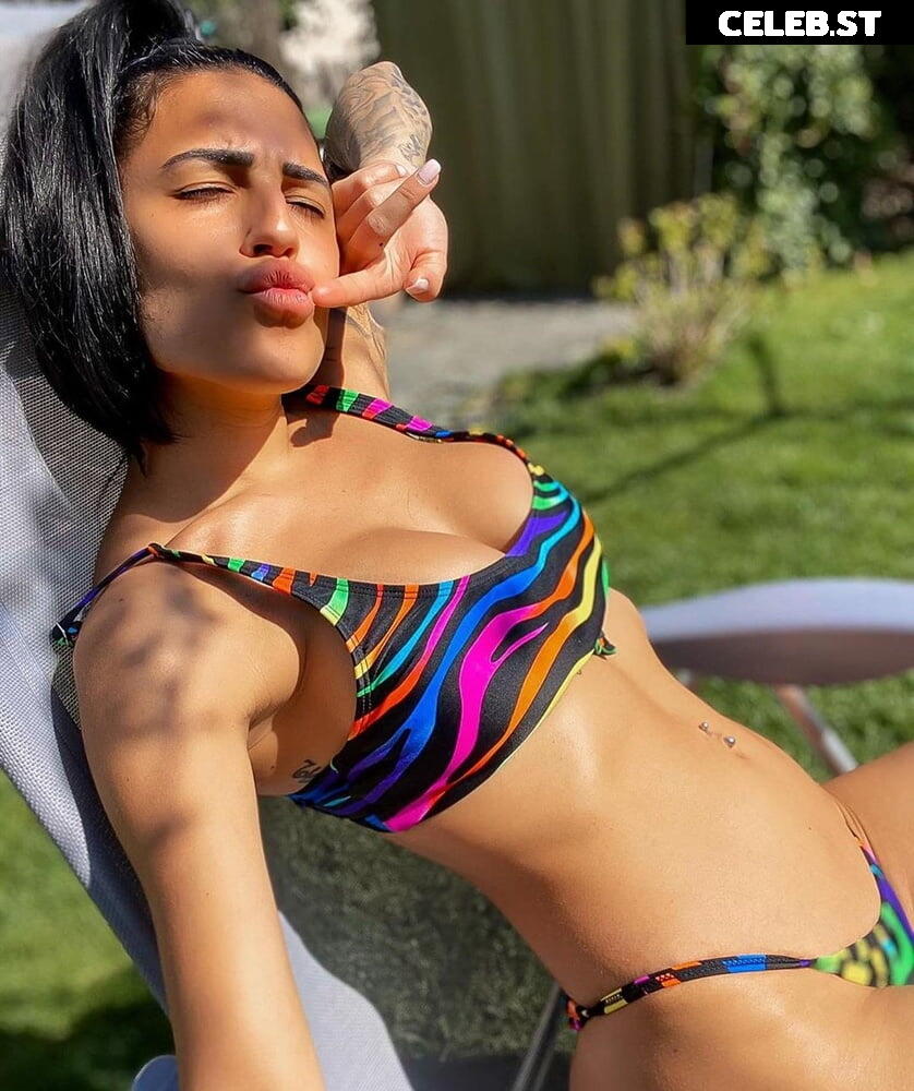 Elena Miras Image 2000583