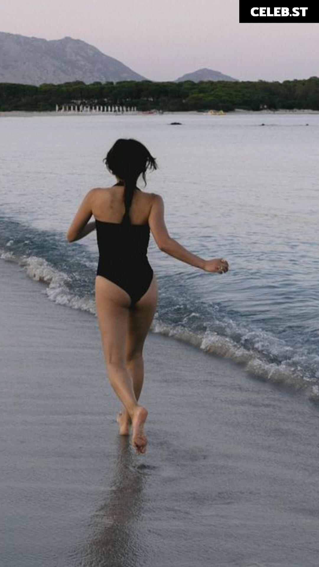 Karen Fukuhara Image 2000367