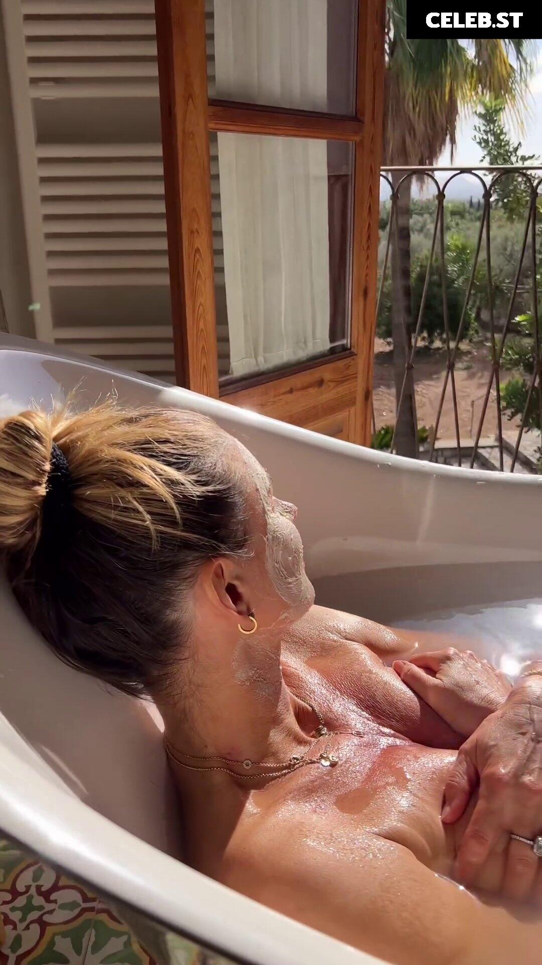 Claudelle Deckert Image 2009087