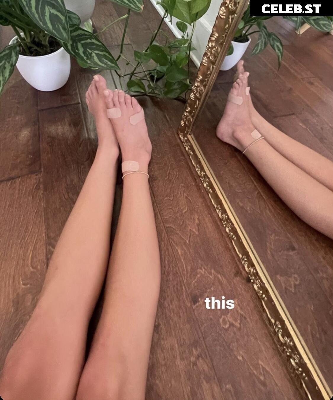 Chloe Bennet Image 2009301