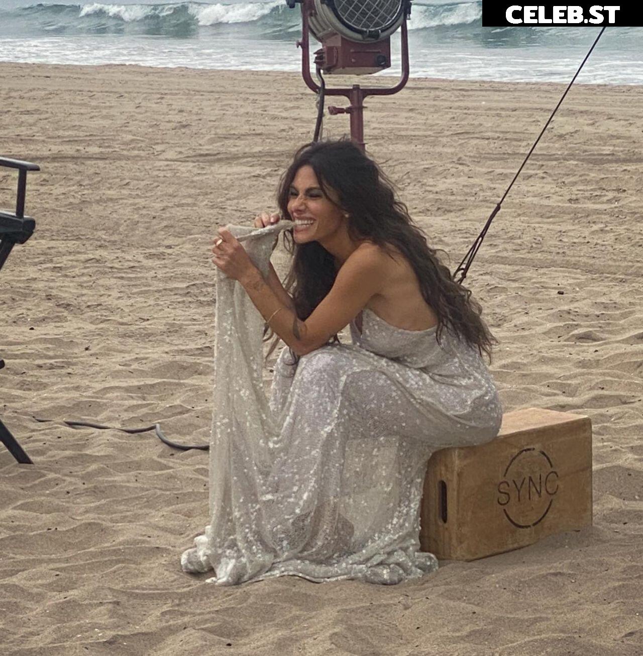 Sarah Shahi Image 2009969