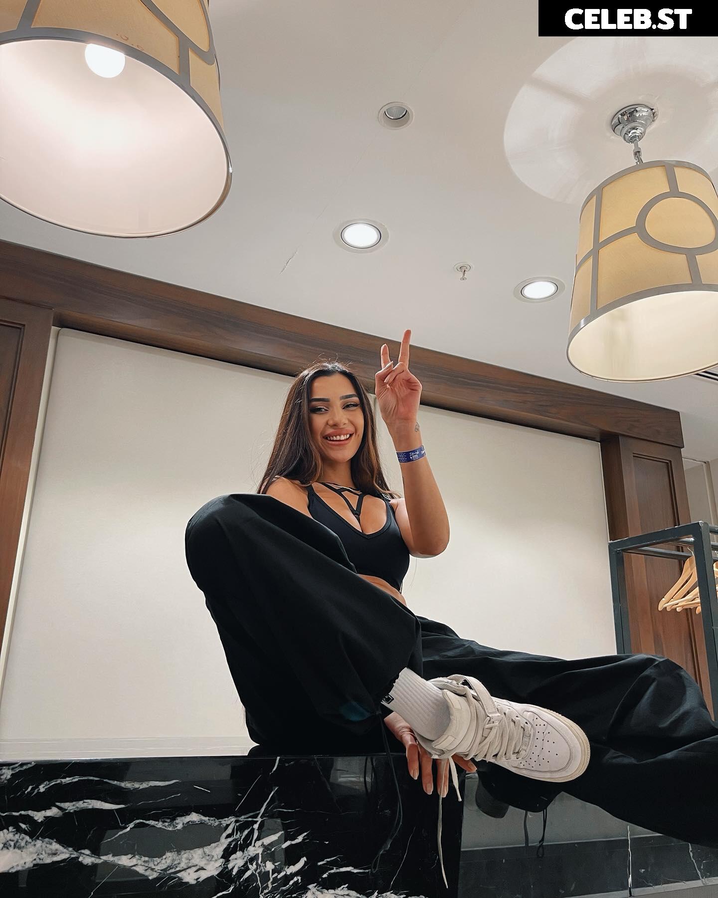 Kübra &quot;Miranda&quot; Çamlıbel Image 11951534