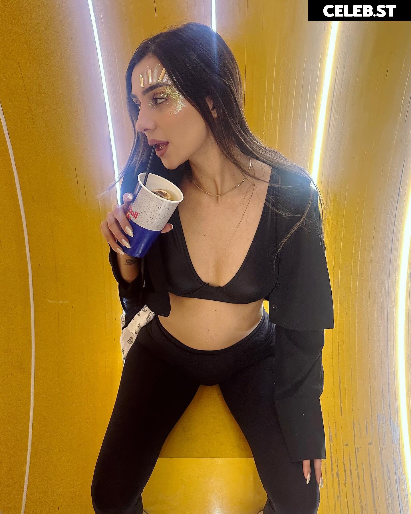 Kübra &quot;Miranda&quot; Çamlıbel Image 11951541