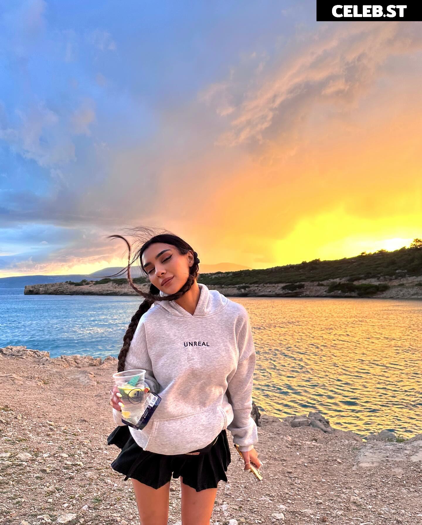 Kübra &quot;Miranda&quot; Çamlıbel Image 11951549