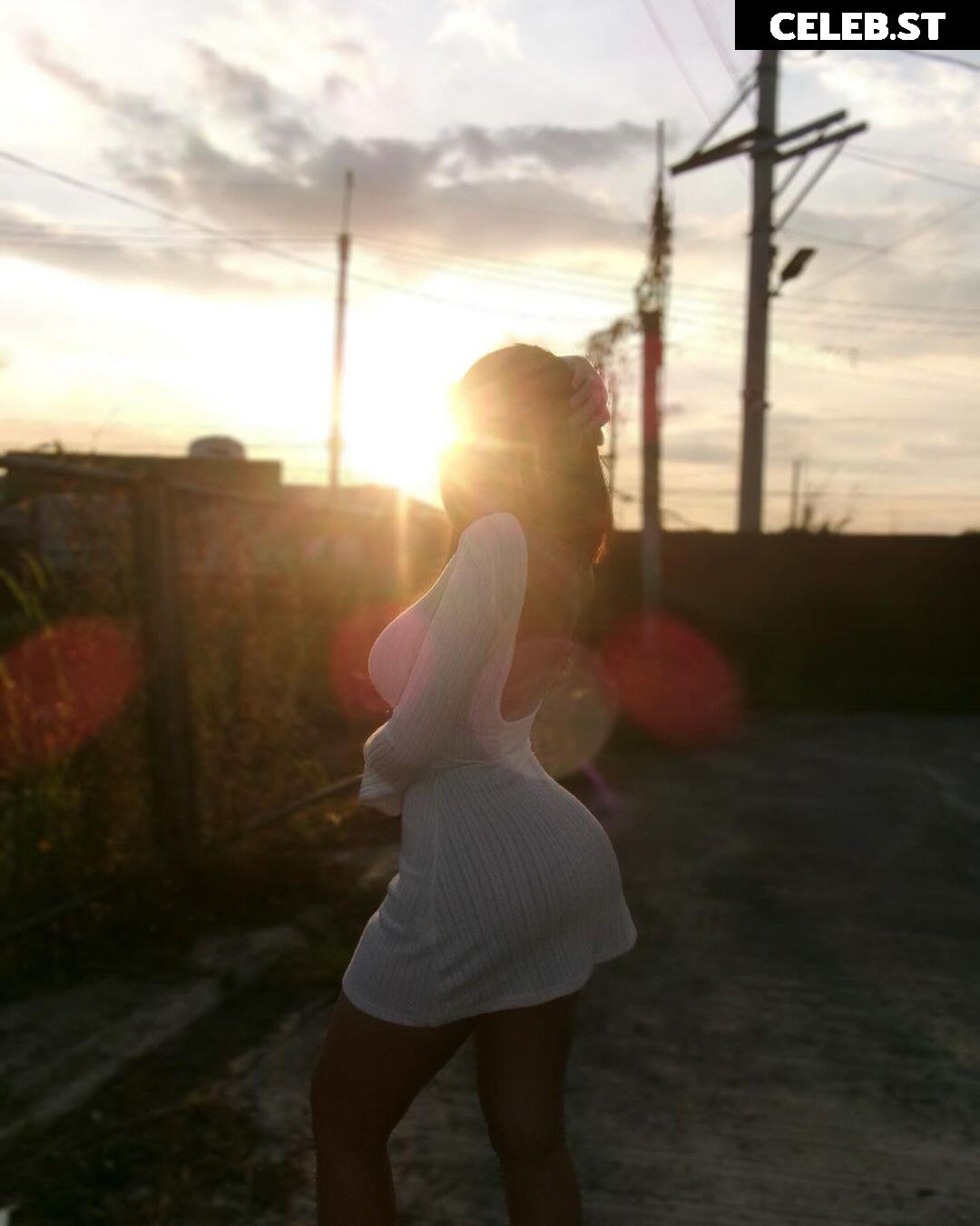 Jeila Dizon @jeilalou Image 11950396