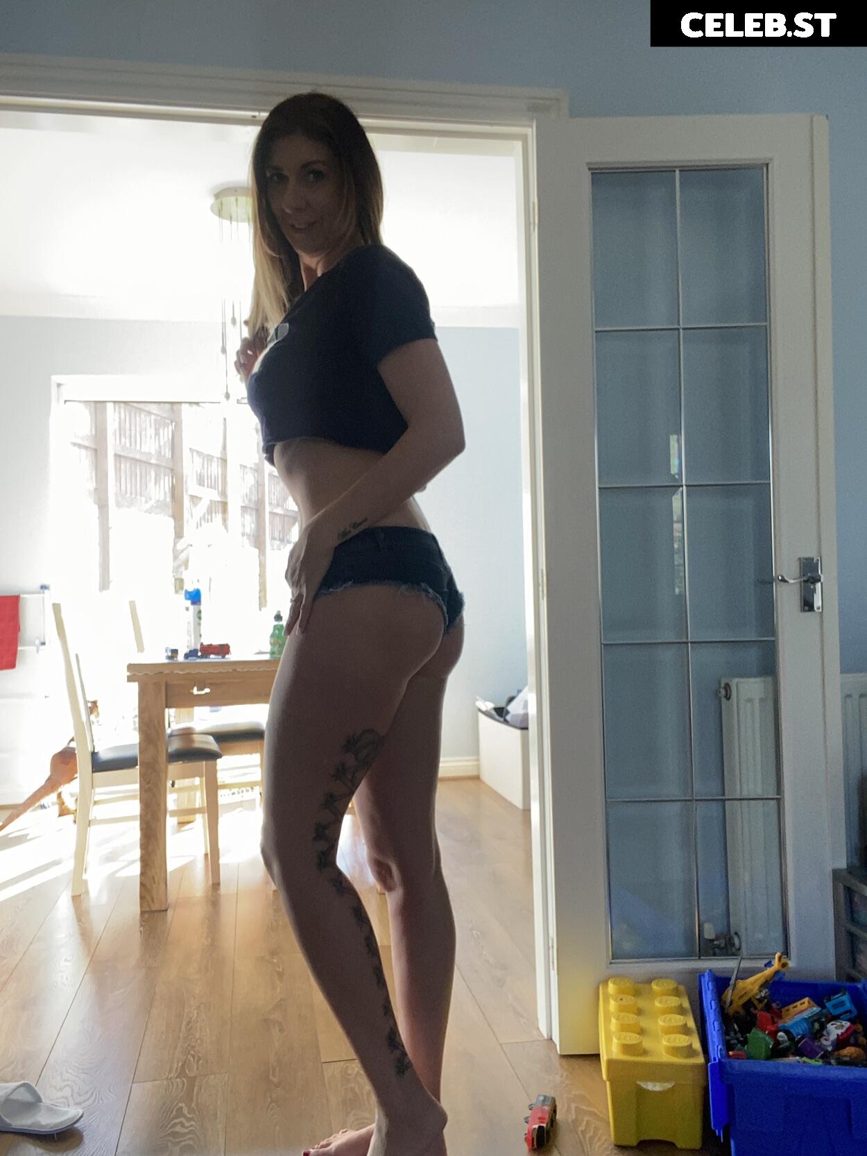 İt's Hannah (prettyfeetandlegs4u) Image 11953191