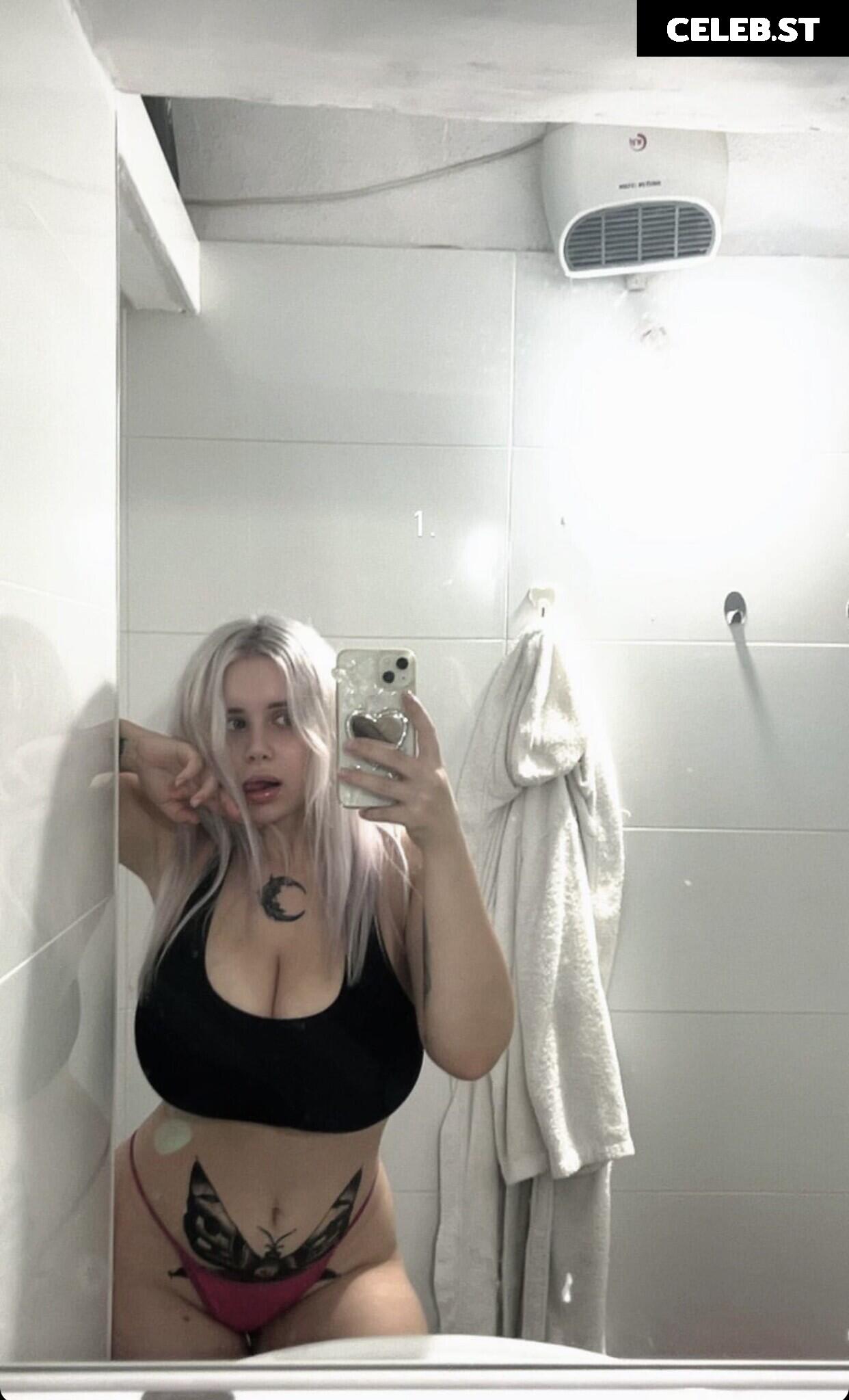 meowlinnnnn / curvy mary Image 11968008