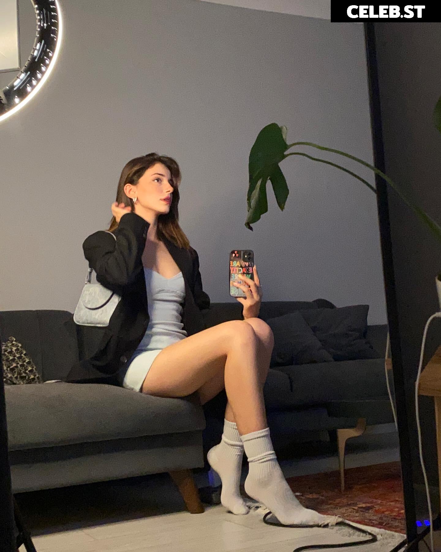 Ebrar Karabakan / ebrarkrbkn / ebbrarkrbkn Image 11961520