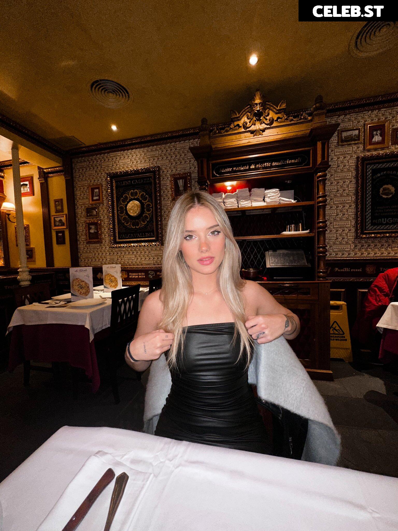 Lia Sikora - @ liasikora Image 11977110