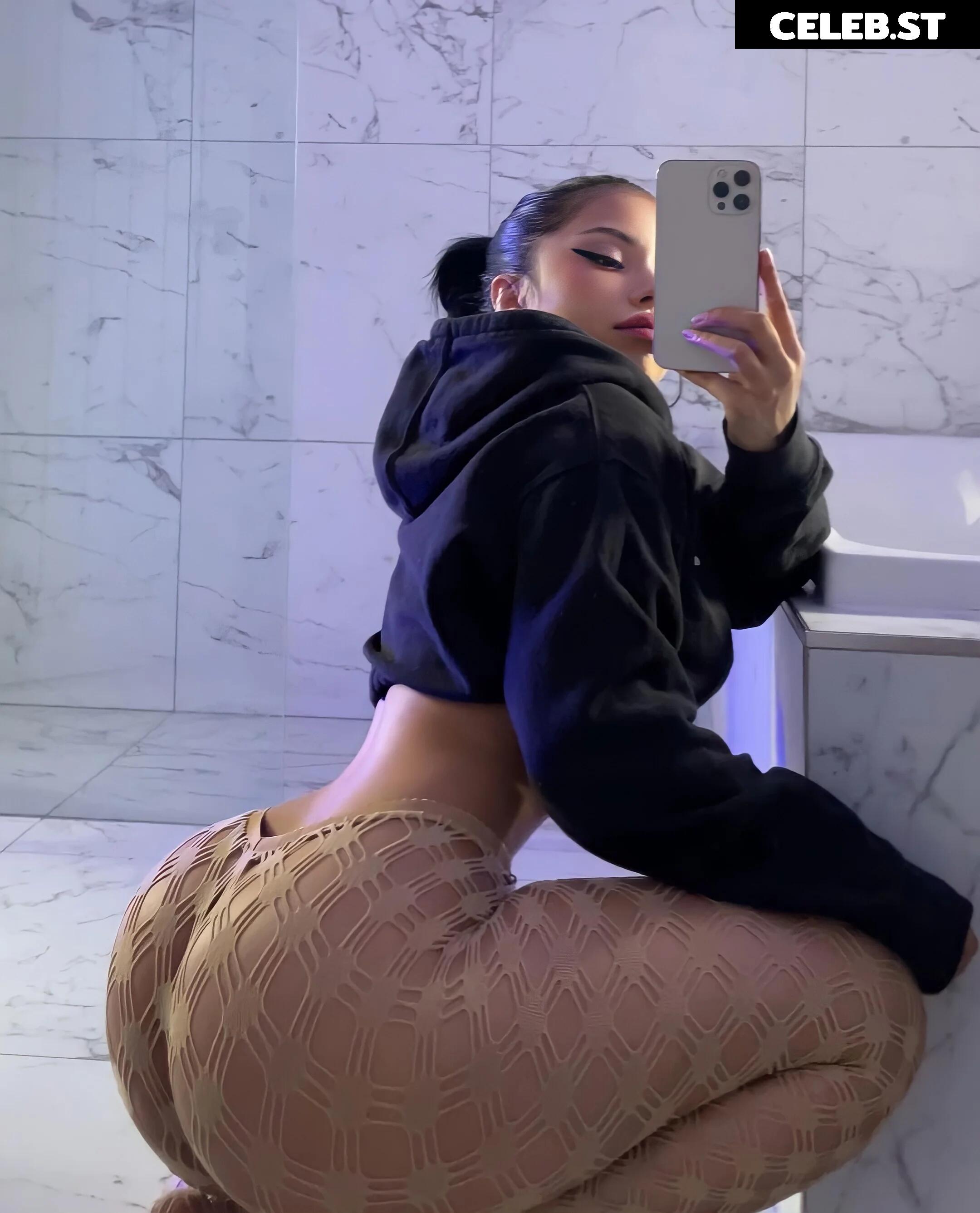 Gina Savage ginasavagex Image 11971052